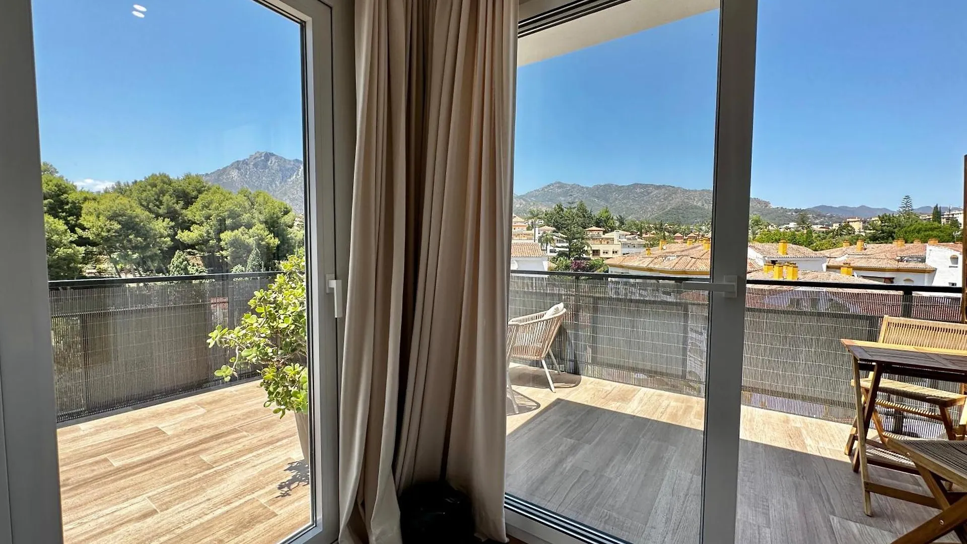 Oasis Studio Marbella Center With Mountain Views - Eaw Homes Apartment